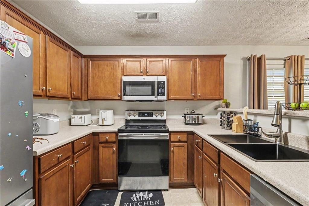 413 Erin Ct. Court - Photo 4 of 16