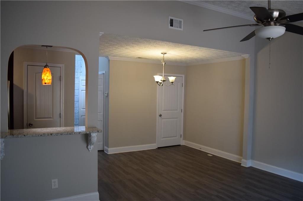 227 Goshen Ln - Photo 7 of 20