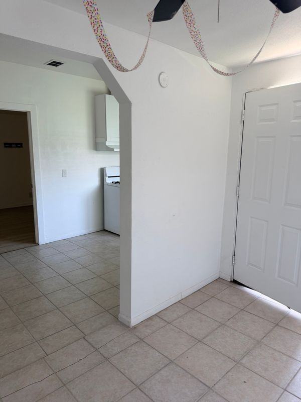 15722 Larch Ave - Photo 3 of 4