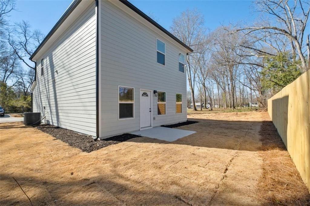 1015 Lyndon Ave - Photo 2 of 7