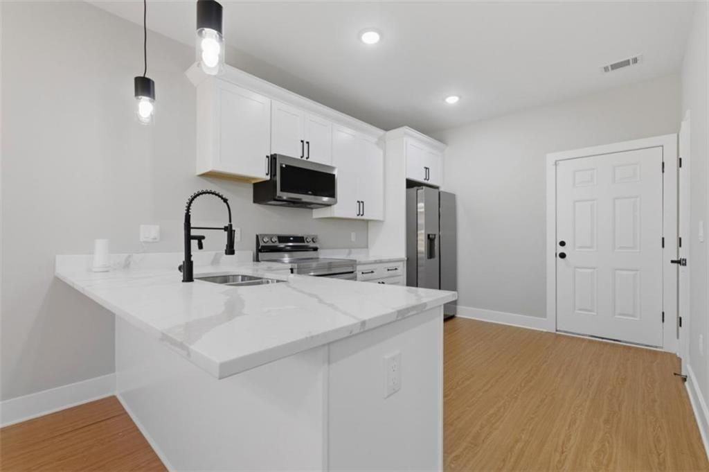 1015 Lyndon Ave - Photo 3 of 7