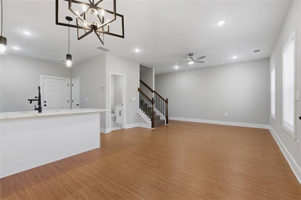 1015 Lyndon Ave - Photo 5 of 7