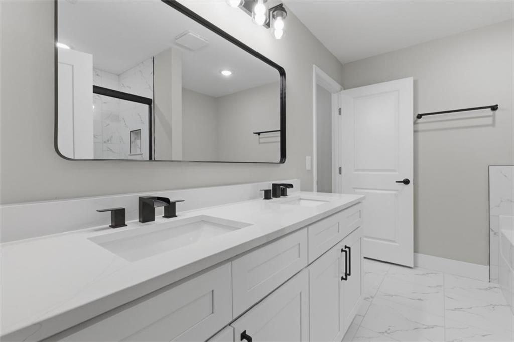 1015 Lyndon Ave - Photo 7 of 7