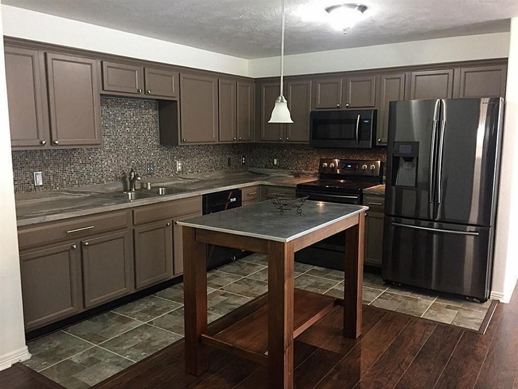 7319 Village Lake Dr - Photo 2 of 3