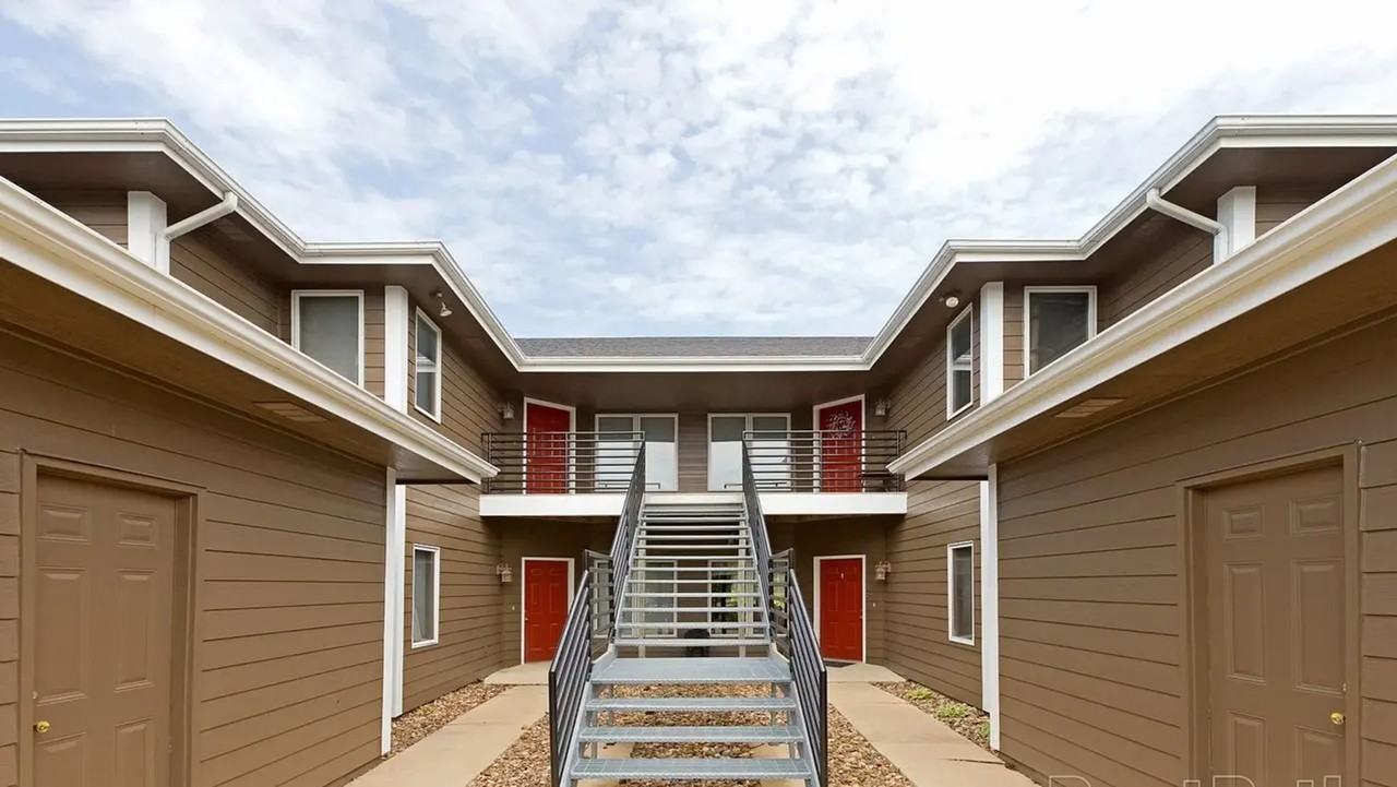 The Pines: Spacious Living in Quaint Ankeny Neighborhood! - Photo 2 of 14