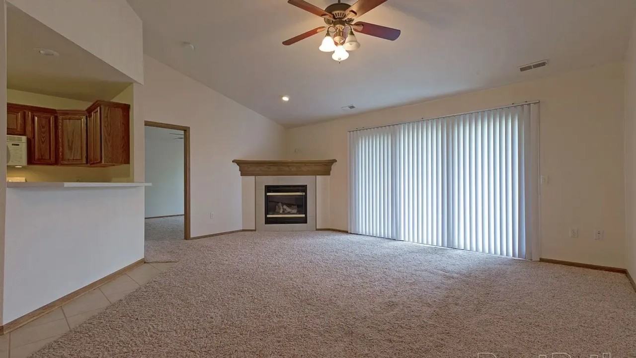 The Pines: Spacious Living in Quaint Ankeny Neighborhood! - Photo 3 of 14