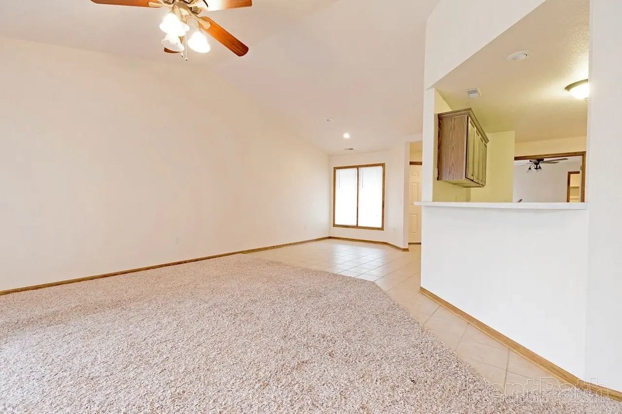 The Pines: Spacious Living in Quaint Ankeny Neighborhood! - Photo 4 of 14