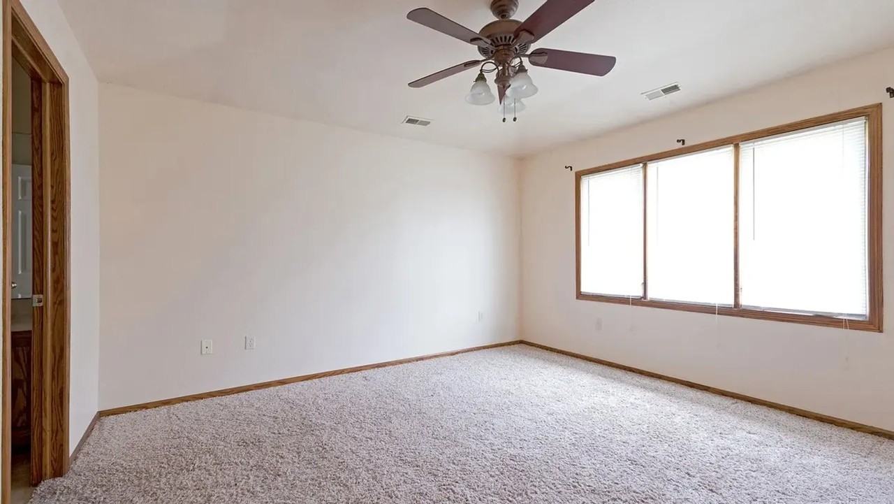 The Pines: Spacious Living in Quaint Ankeny Neighborhood! - Photo 5 of 14