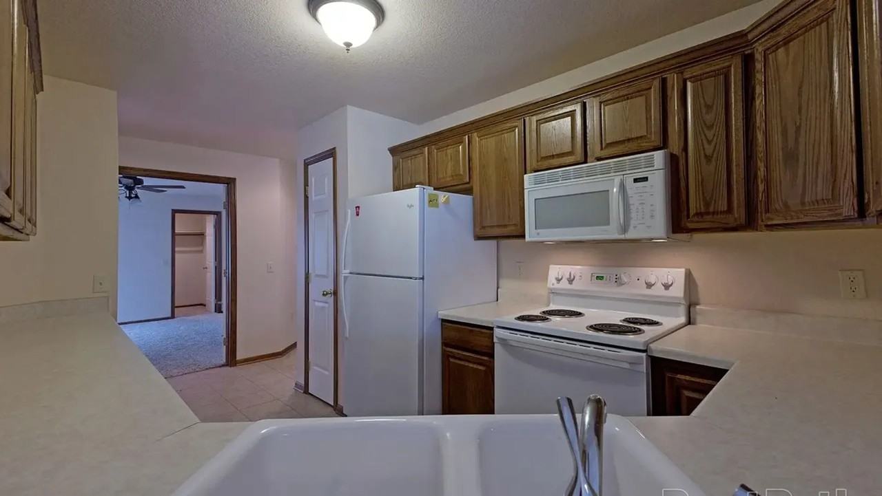 The Pines: Spacious Living in Quaint Ankeny Neighborhood! - Photo 6 of 14
