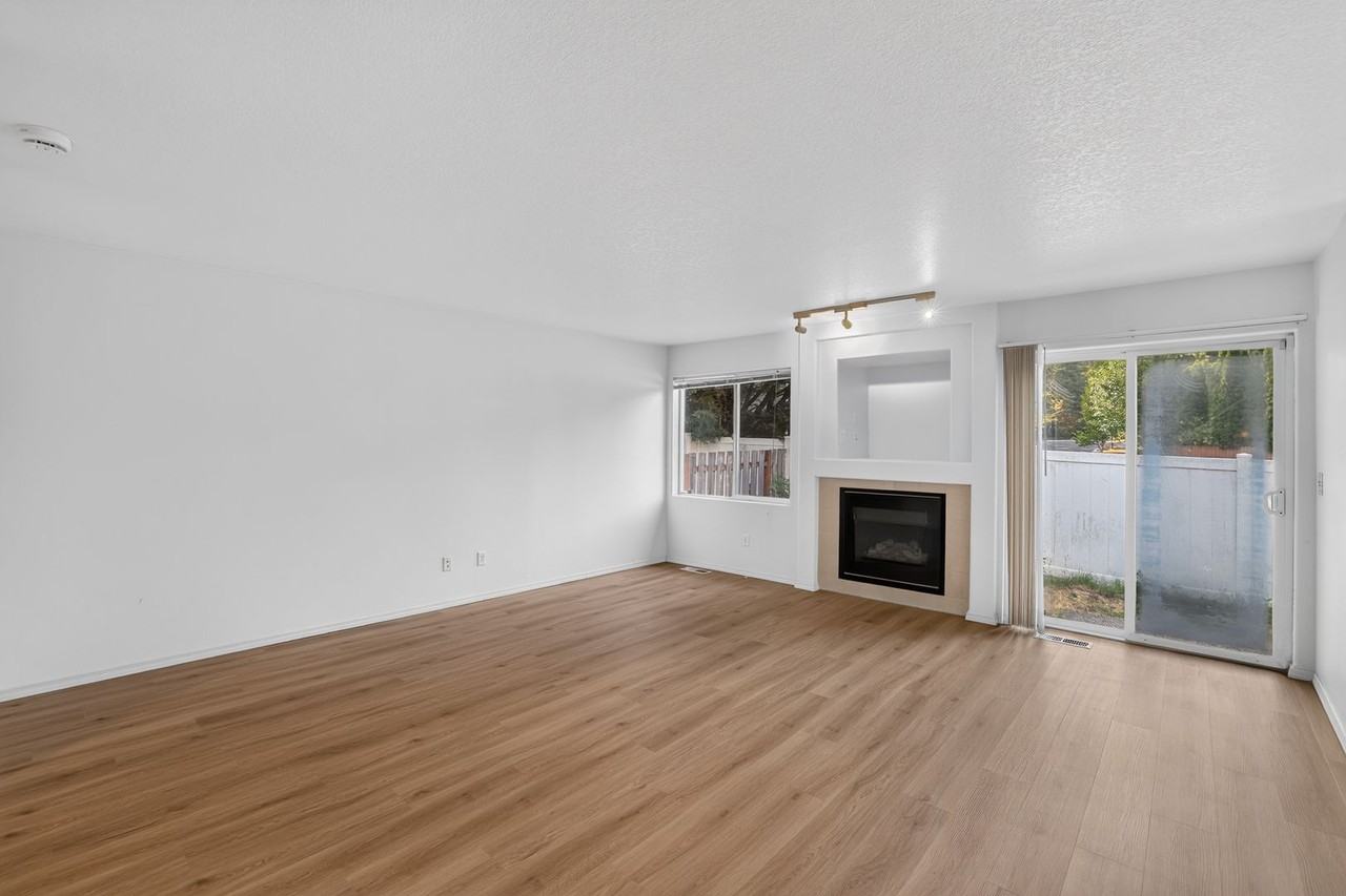 5146 Ne Schoeler Cir - Photo 3 of 13