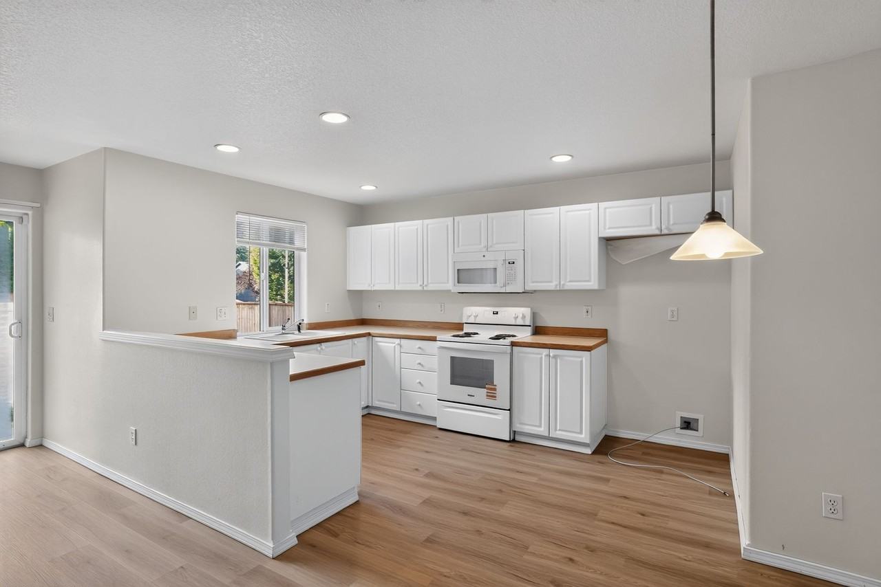 5146 Ne Schoeler Cir - Photo 4 of 13