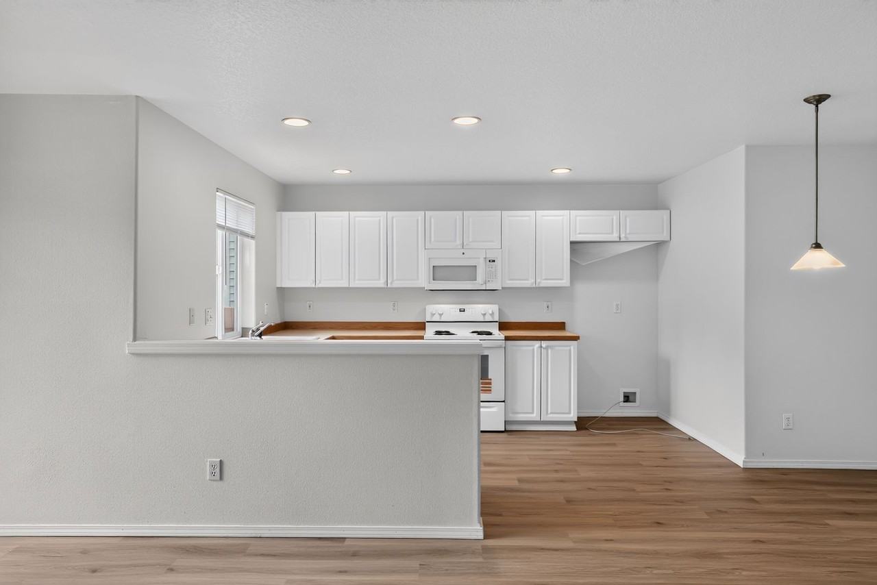 5146 Ne Schoeler Cir - Photo 5 of 13