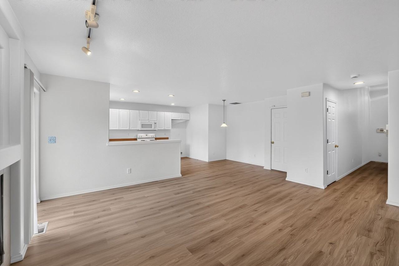 5146 Ne Schoeler Cir - Photo 6 of 13