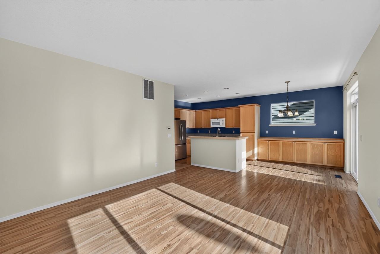472 Ne 60th Ave - Photo 7 of 16