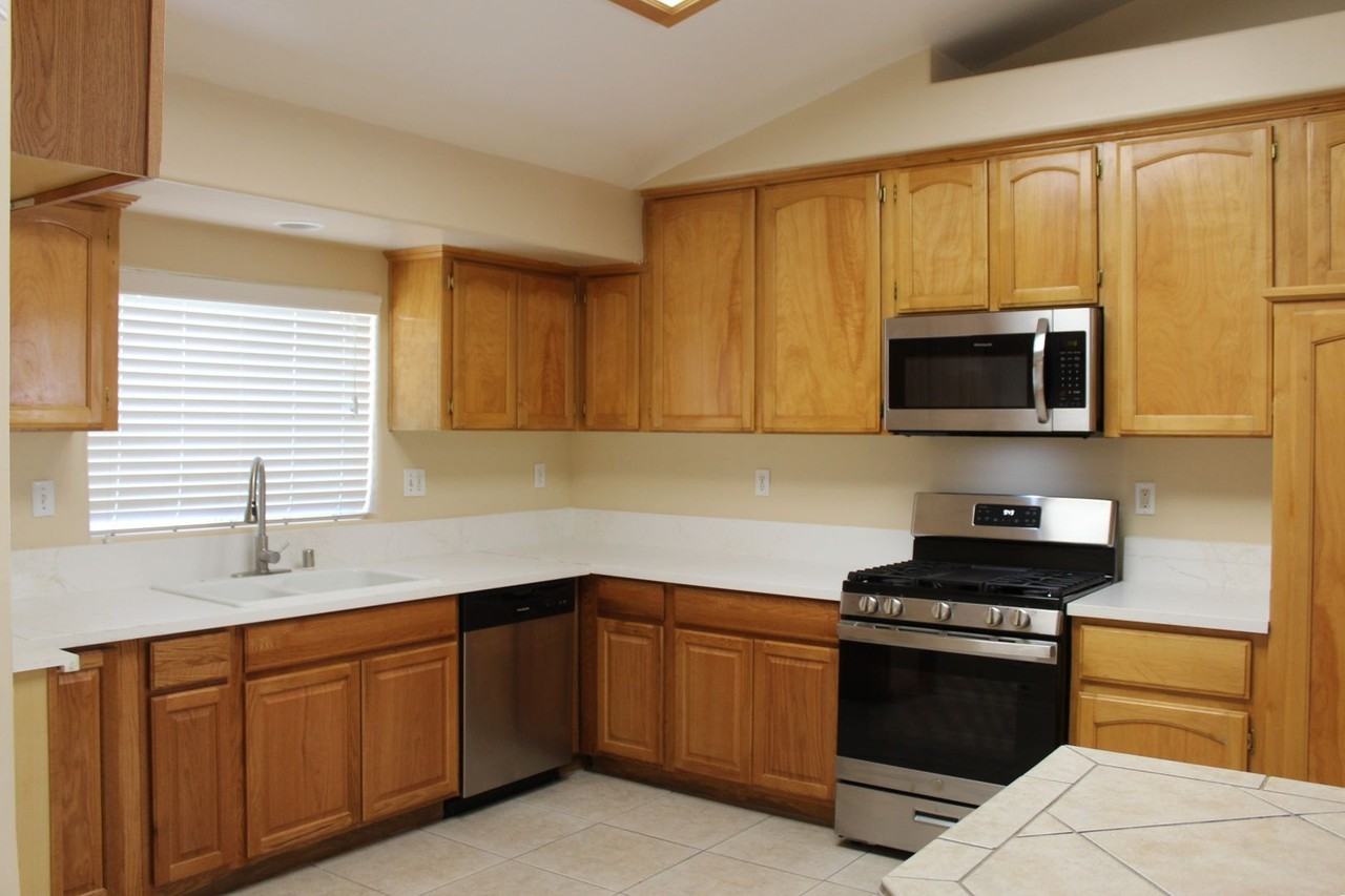 3010 Giovanetti Ave - Photo 5 of 25