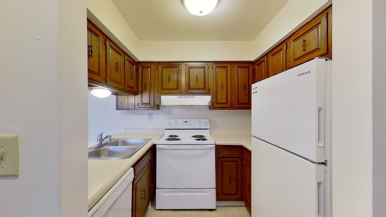 N76W14525 Market Dr - Photo 4 of 15