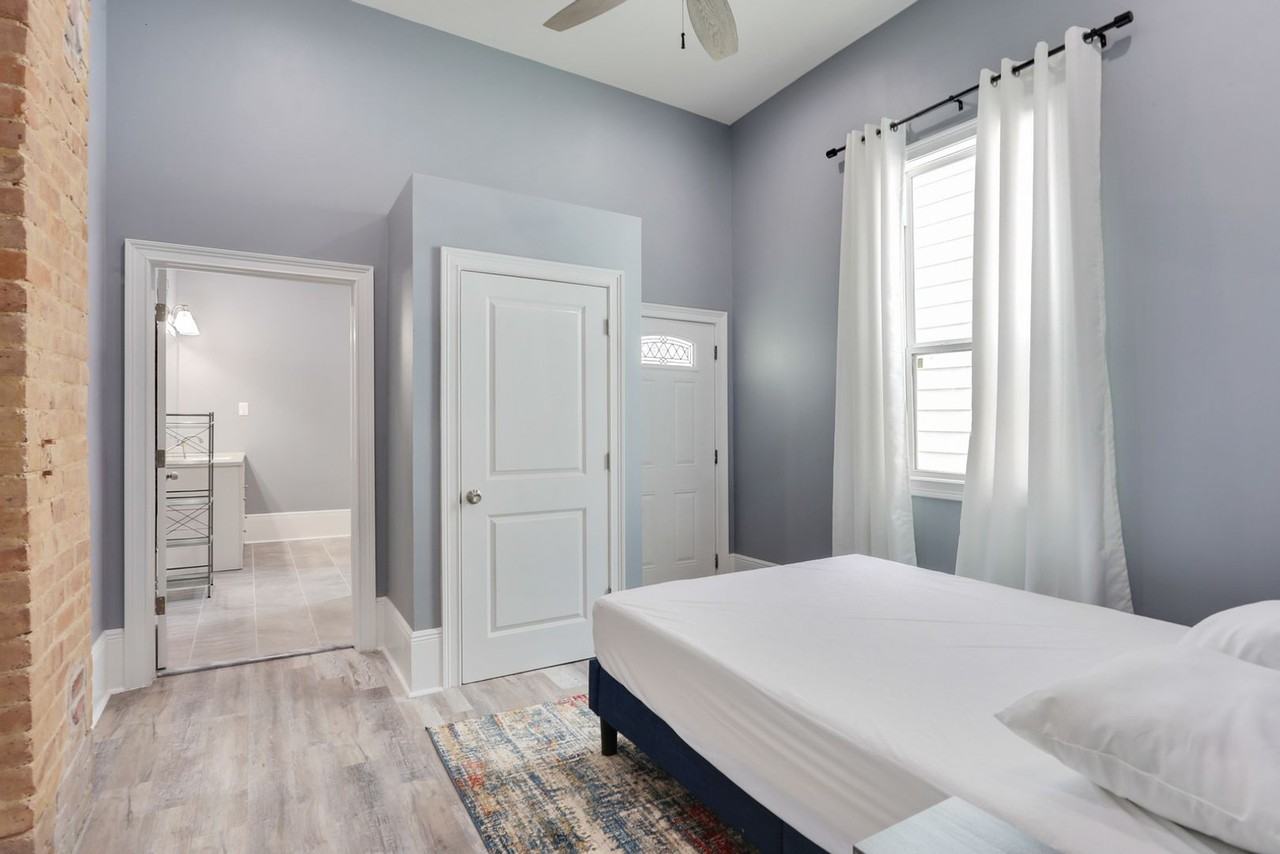 2508 2508 - 2510 First Street - 2510 #2510 - Photo 6 of 9
