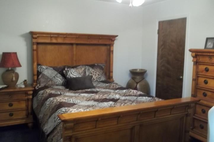 1605 Plough St - Photo 4 of 7