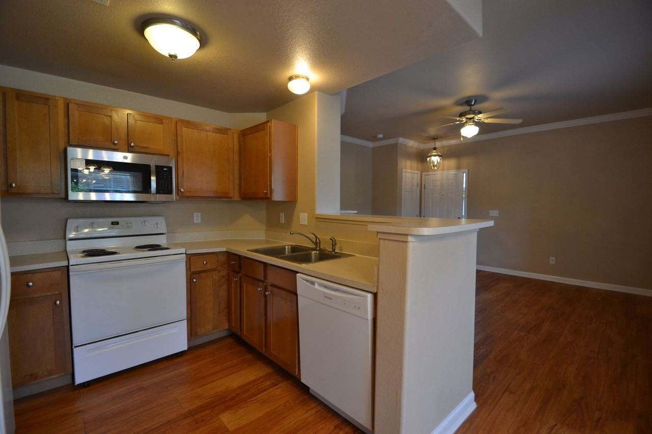 6924 Ash Creek Hts #104 - Photo 7 of 16