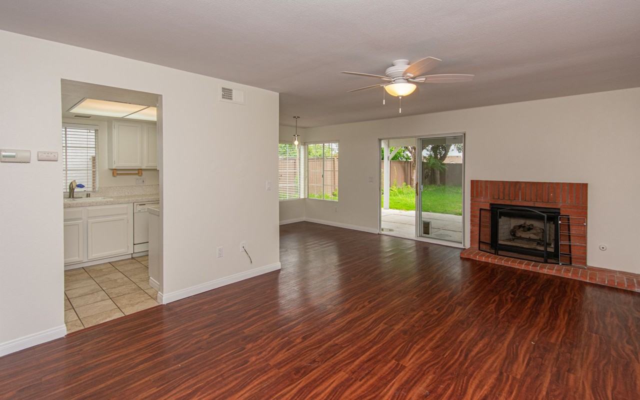 2955 Brandon Cir - Photo 2 of 20