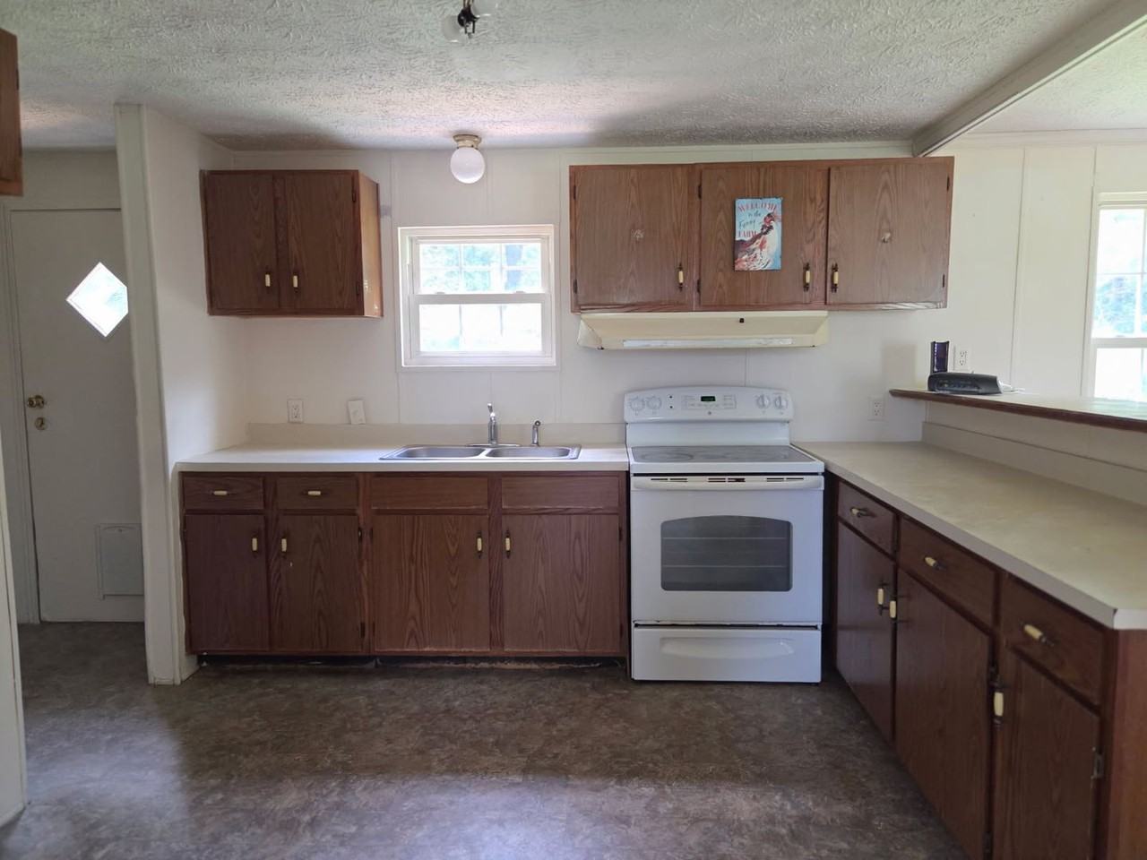 381 Hill Loop Rd - Photo 4 of 16