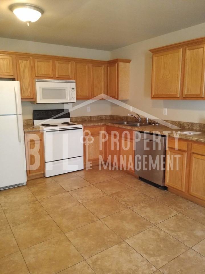 143 Proverbs Ct - Photo 4 of 9
