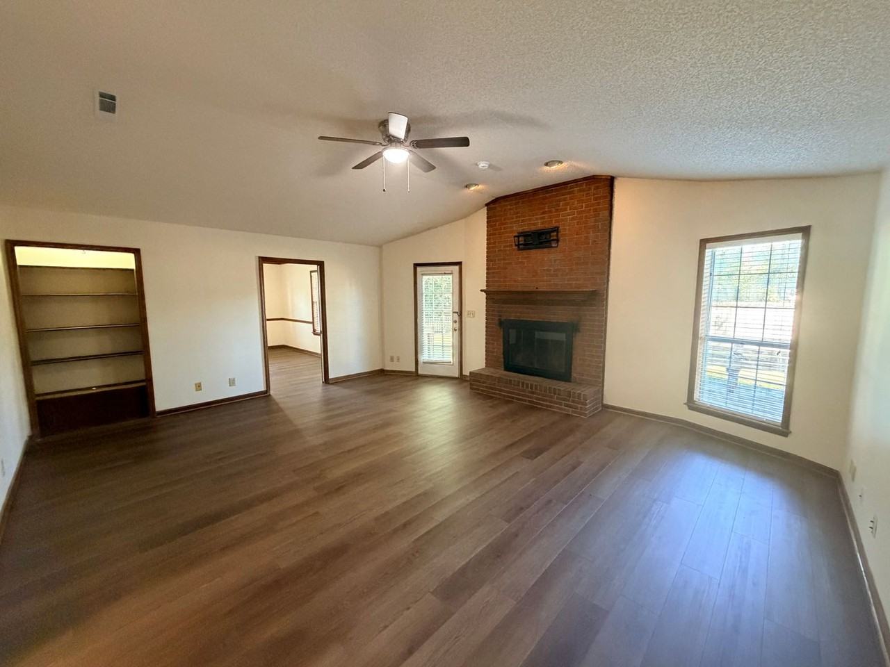 2848 Willow Wood Cir - Photo 4 of 24
