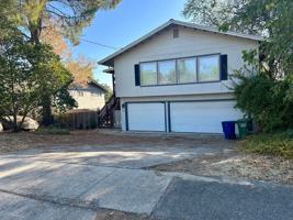 featured image of 1441 Pleasant St