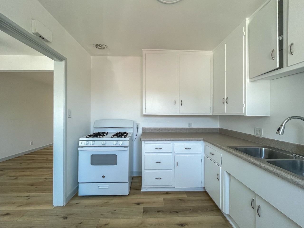 4028 Perlita Ave - Photo 2 of 14