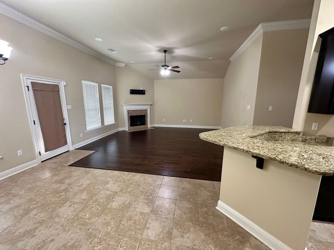 42537 Wynstone Dr - Photo 4 of 15