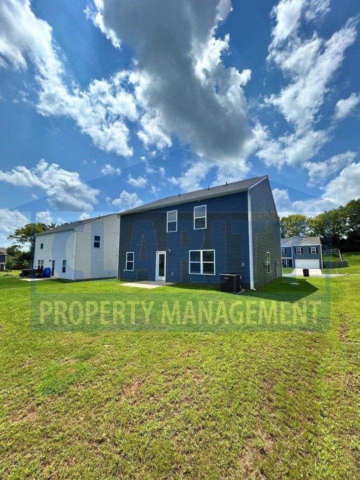 1471 Housley Dr - Photo 4 of 37