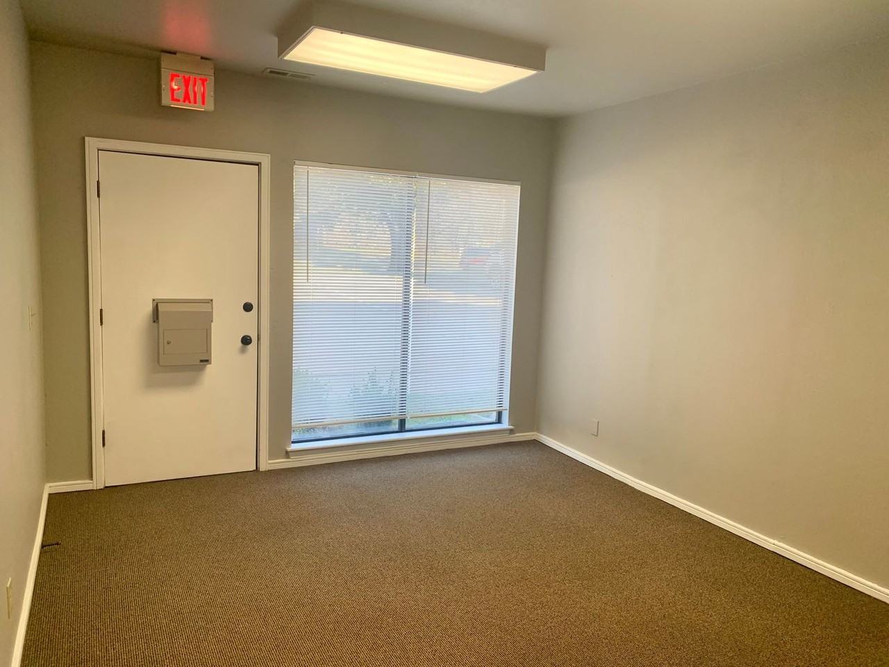 601 N Kelly Ave - Photo 2 of 9
