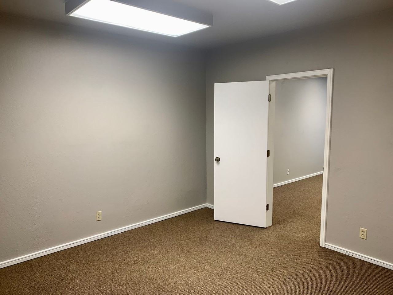 601 N Kelly Ave - Photo 7 of 9