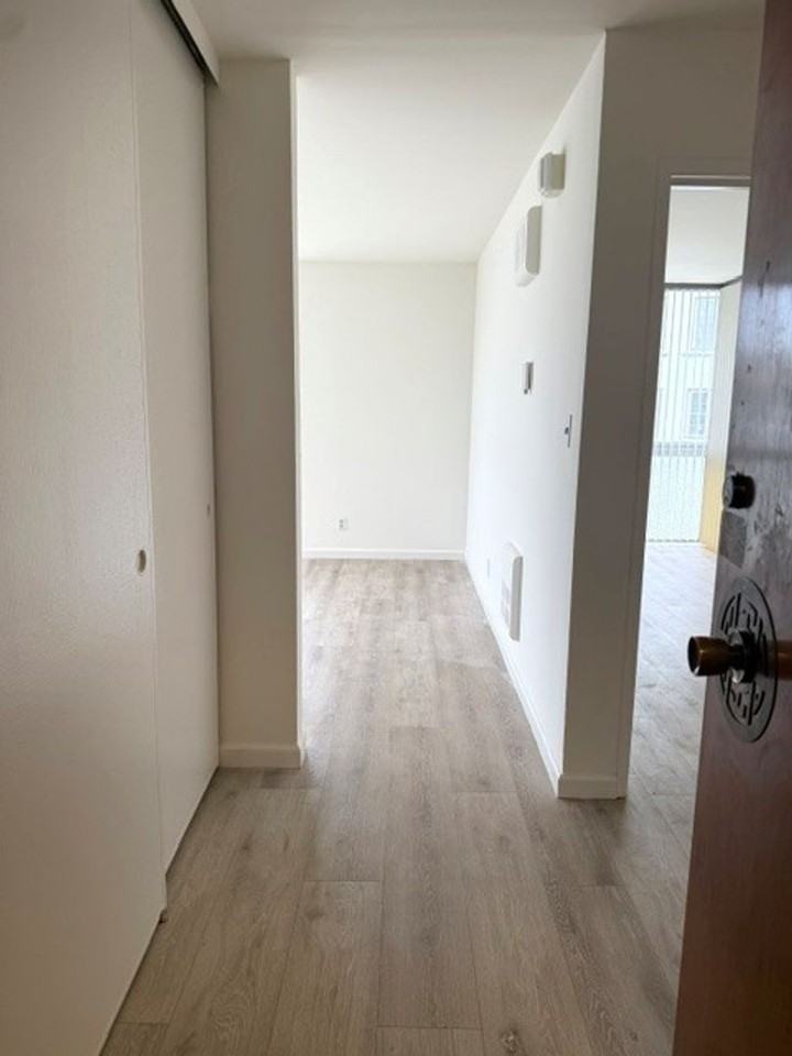 Pine-Gough Apartments - Photo 2 of 33