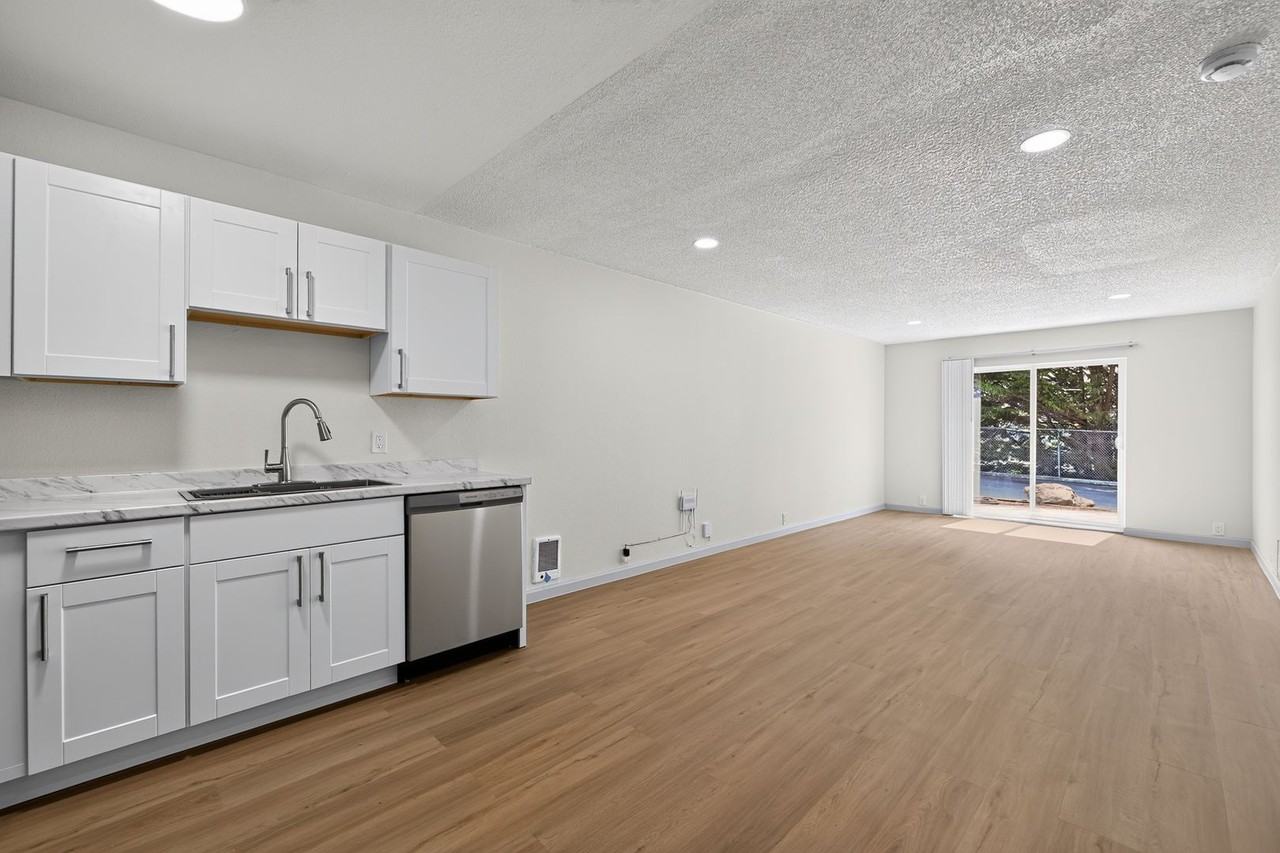 The Clover Apartments - Photo 4 of 42