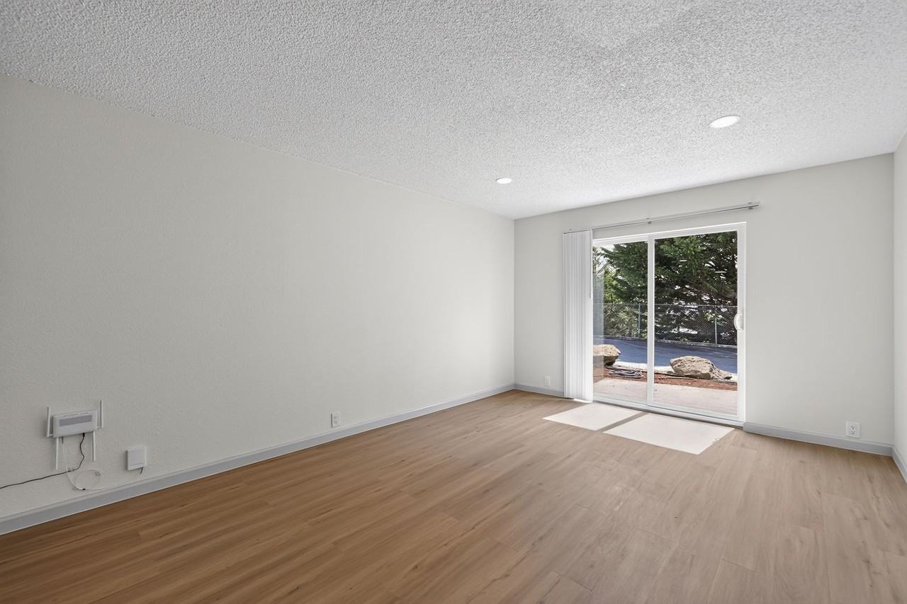 The Clover Apartments - Photo 5 of 42