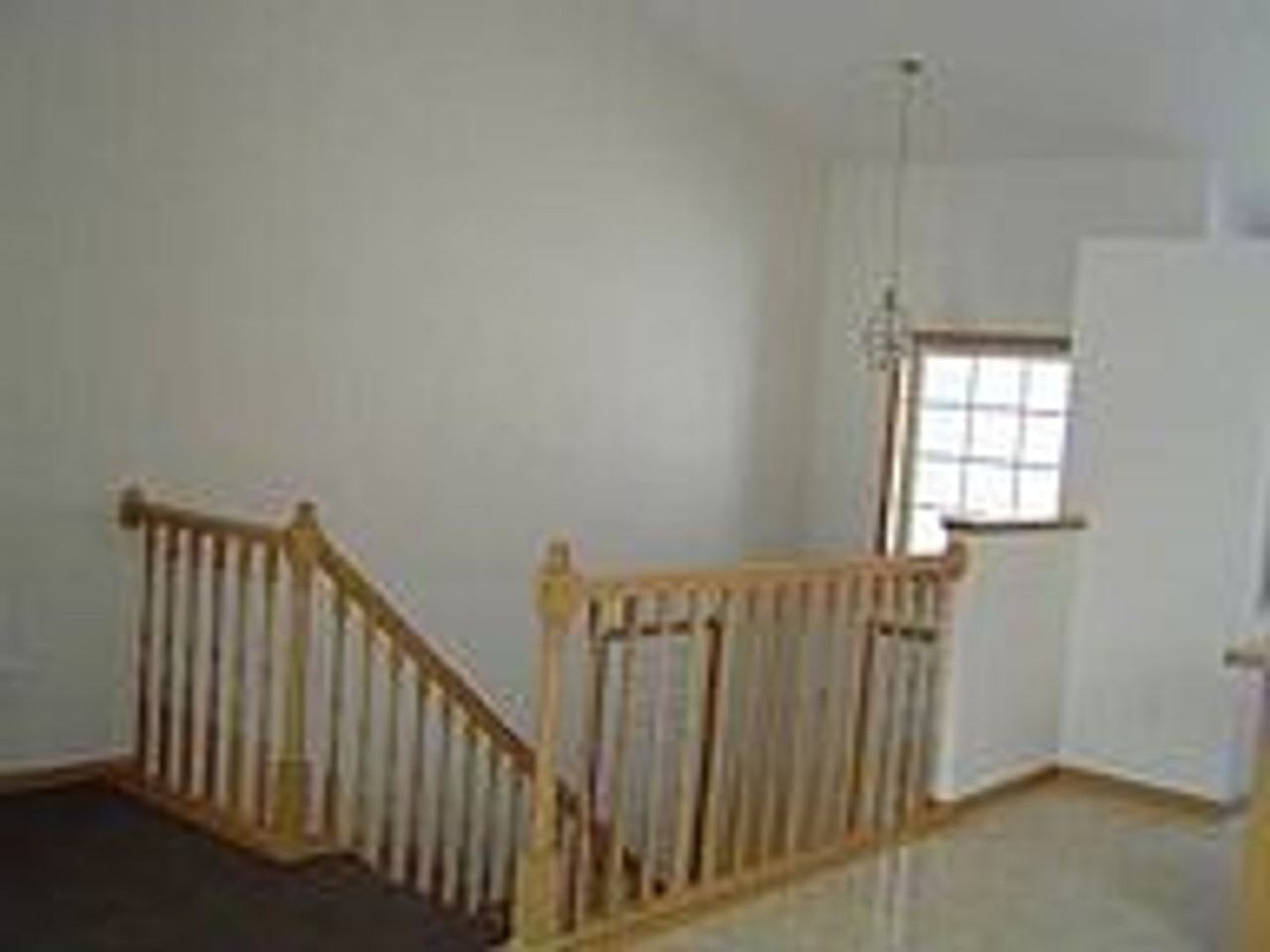 403 Meadow Ln - Photo 3 of 16