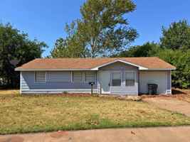 featured image of 1502 Parkdale Dr