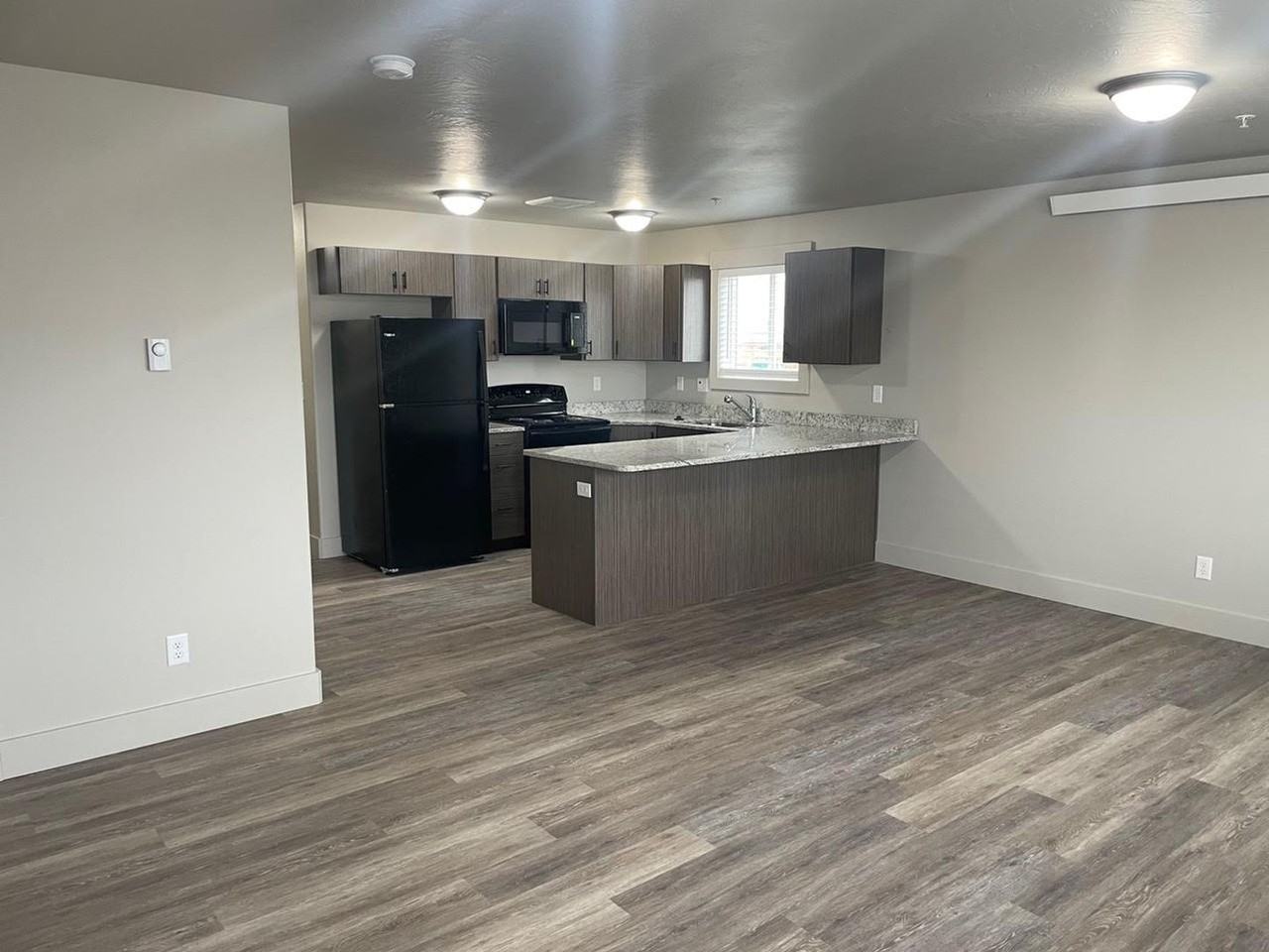 3562 E Gample Ave - Photo 5 of 8