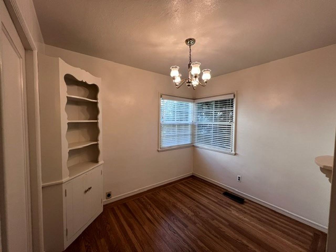 1036 10th Ave - Photo 6 of 34