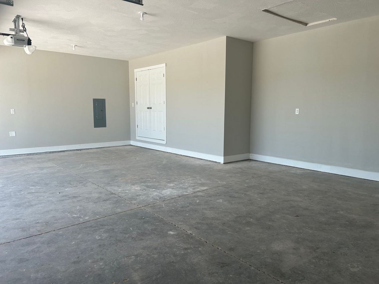 3781 W Freeman St - Photo 2 of 12