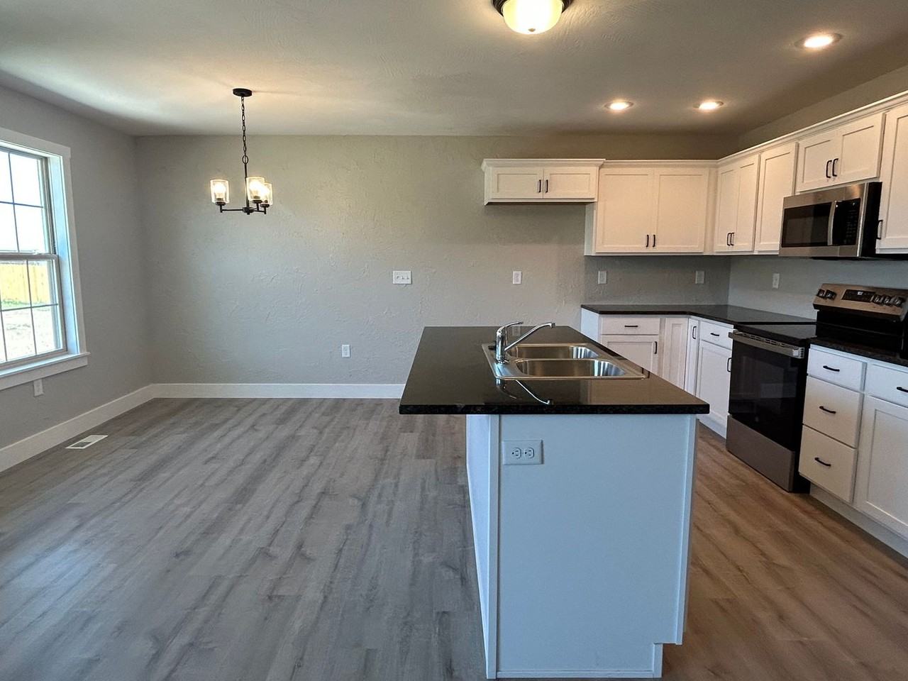 3781 W Freeman St - Photo 7 of 12