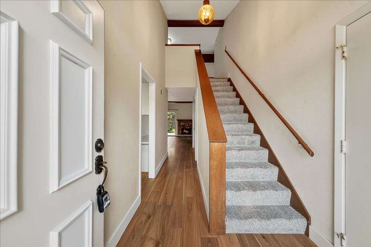 3117 S Waterbury Ln - Photo 2 of 32