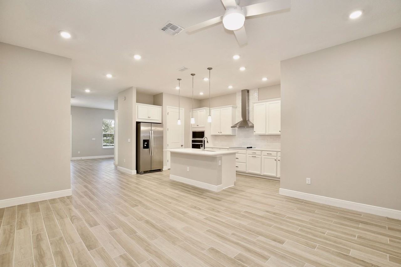 6491 Cyrils Dr - Photo 6 of 35