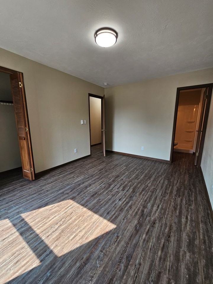 427 City Springs Ln - Photo 5 of 25