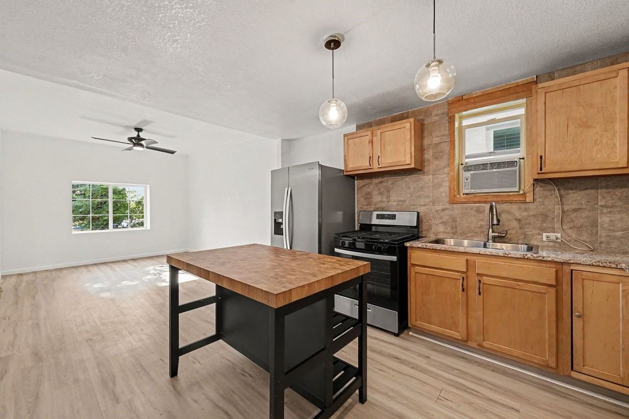 3537 Lipan St - Photo 6 of 22