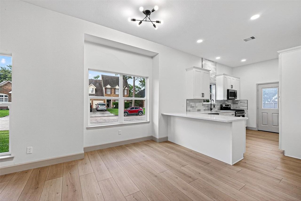 1522 New Cedars Dr - Photo 4 of 17