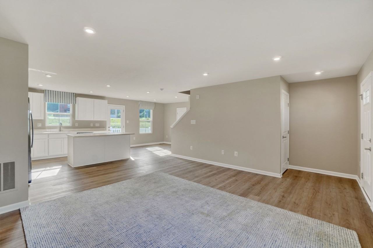 69 Summerfield Dr - Photo 5 of 29
