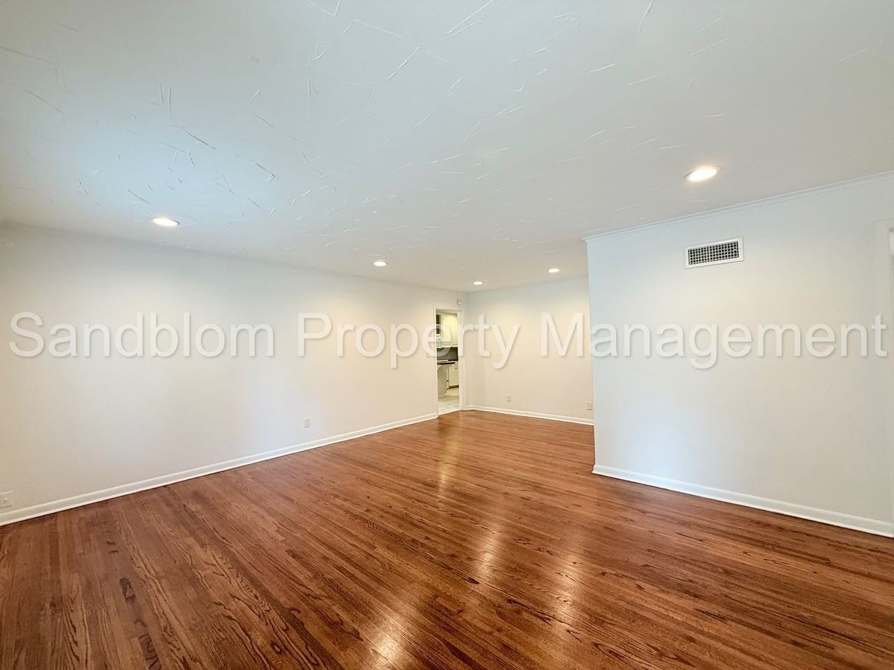 3737 E 37th Pl - Photo 4 of 26