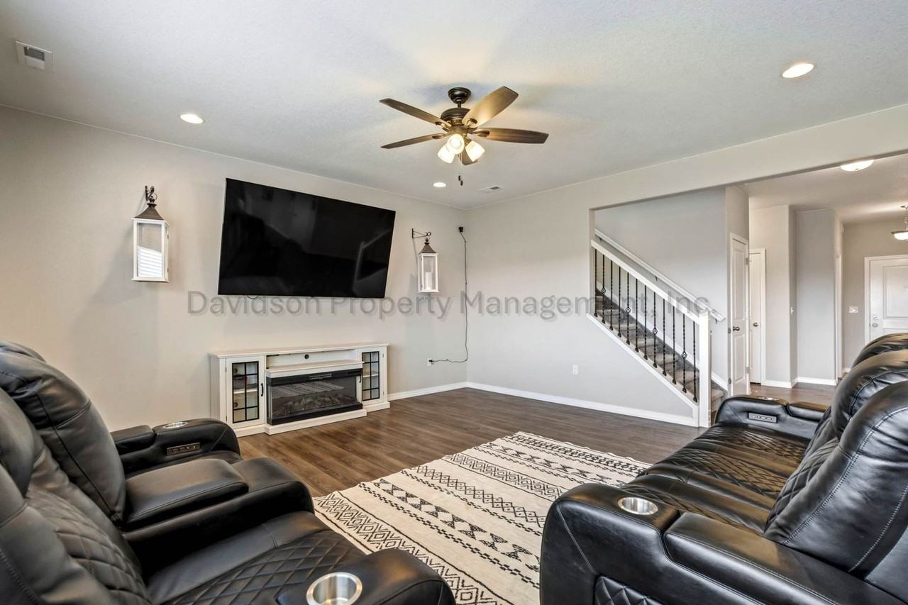 8747 Bynum Dr - Photo 5 of 20